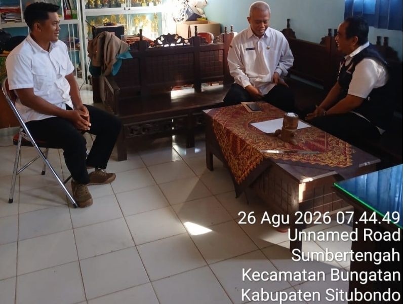 Mempererat Silaturahmi Satu Atap: Silaturahmi dan Penyerahan Undangan Maulid Nabi SAW ke Kepala SDN 1 Sumbertengah
